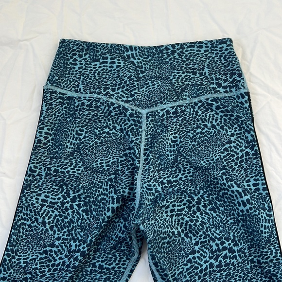 Nike One Leopard Dri-Fit Tights Small - Picture 6 of 6